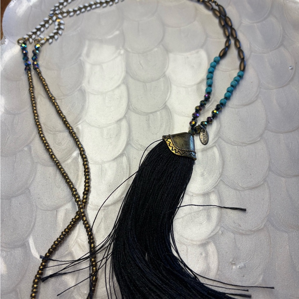 Boutique Elegant Black and Gold Tassel Necklace